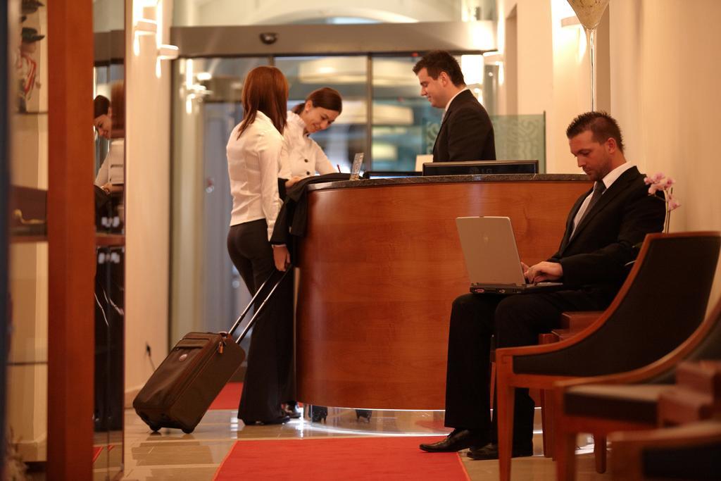 Hotel Ambassador Кошице Екстер'єр фото