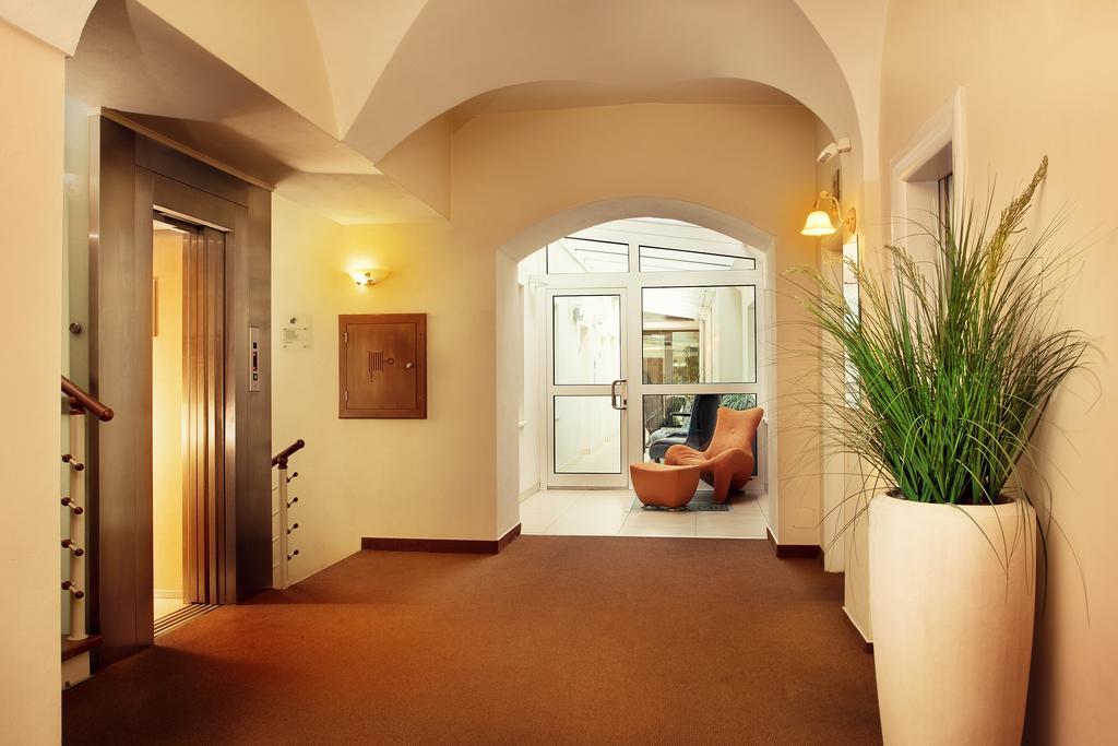 Hotel Ambassador Кошице Екстер'єр фото