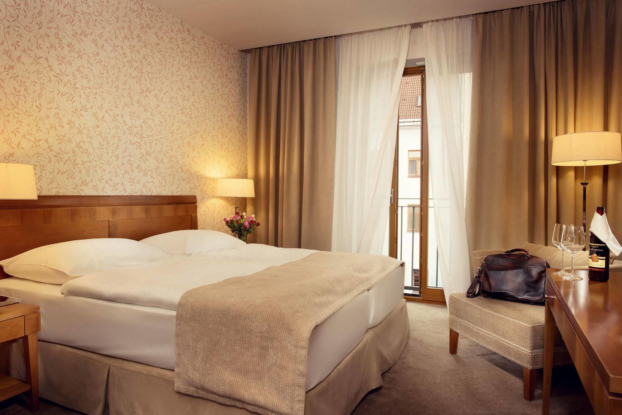 Hotel Ambassador Кошице Екстер'єр фото
